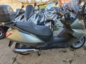 Aprilia Atlantic 250ie Мотора е като нов във всяко едно отношение, снимка 5