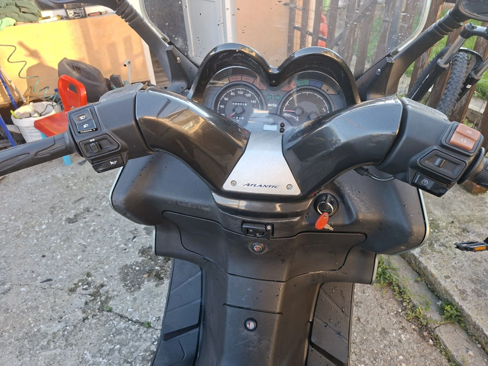 Aprilia Atlantic 250ie Мотора е като нов във всяко едно отношение, снимка 9 - Мотоциклети и мототехника - 54100495