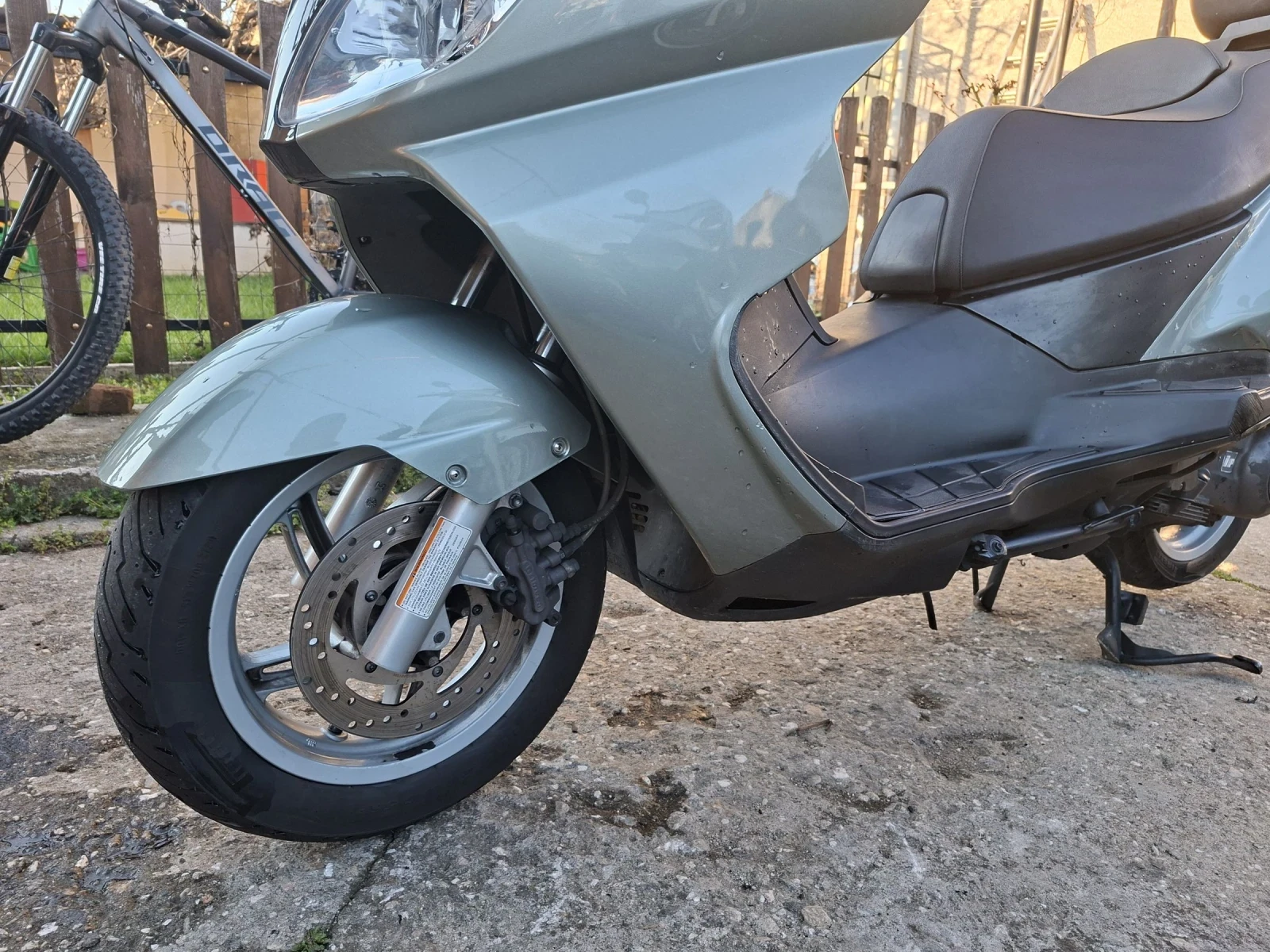 Aprilia Atlantic 250ie Мотора е като нов във всяко едно отношение, снимка 4 - Мотоциклети и мототехника - 54100495