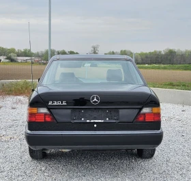 Mercedes-Benz E 230 Гаражен автомобил на 124.000км , снимка 5