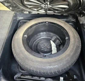 Mercedes-Benz E 230 Гаражен автомобил в уникално запазен вид, снимка 17