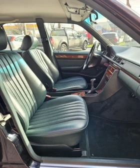 Mercedes-Benz E 230 Гаражен автомобил в уникално запазен вид, снимка 14