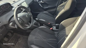 Peugeot 208 1.4i газ, снимка 5