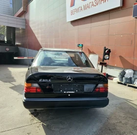 Mercedes-Benz E 230 124.000км, снимка 5 - Автомобили и джипове - 53449379