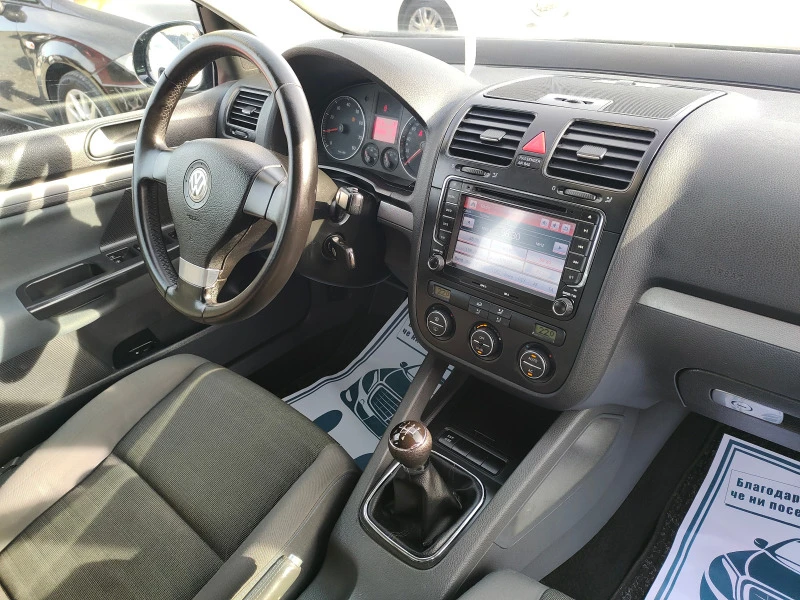 VW Golf 1.6I 102 кс., снимка 15 - Автомобили и джипове - 44247117