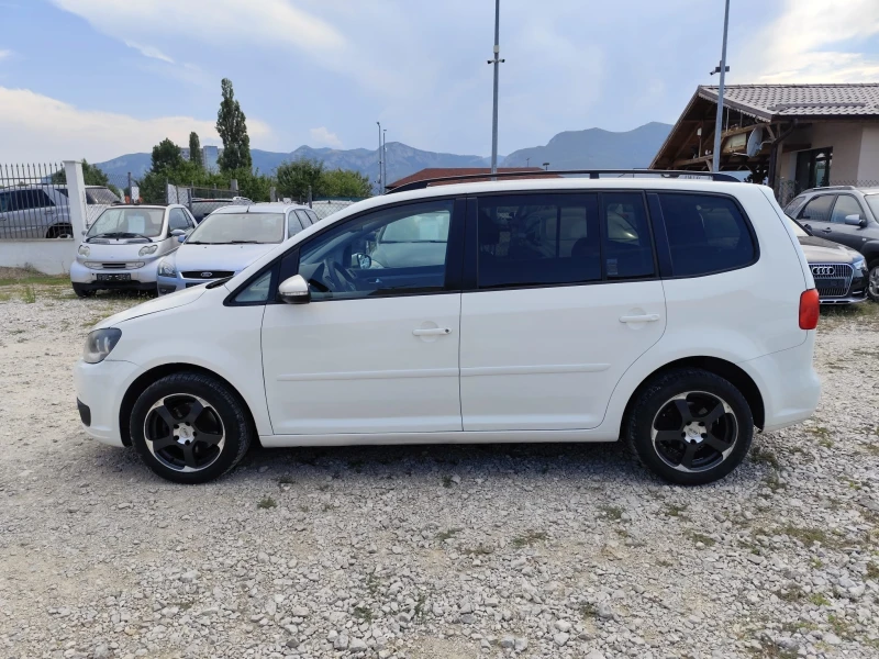 VW Touran 1.6 дизел Автомат Италия, снимка 9 - Автомобили и джипове - 46936838