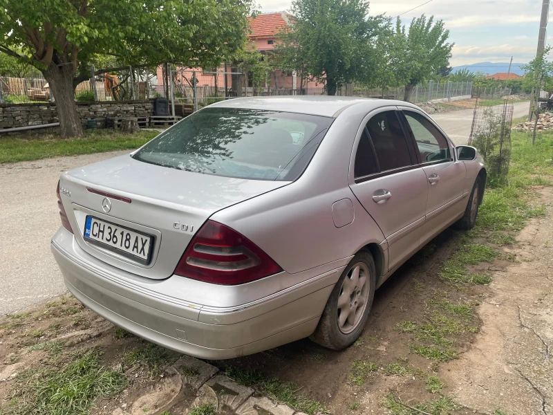 Mercedes-Benz C 220, снимка 3 - Автомобили и джипове - 47432864