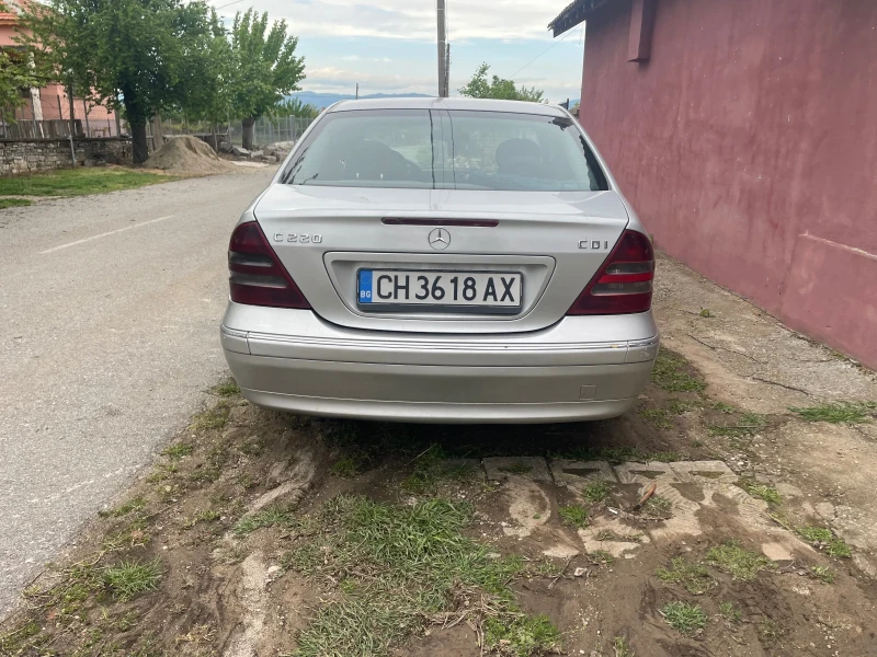 Mercedes-Benz C 220, снимка 2 - Автомобили и джипове - 47432864