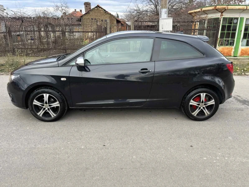 Seat Ibiza 1.4 i, снимка 4 - Автомобили и джипове - 48543320