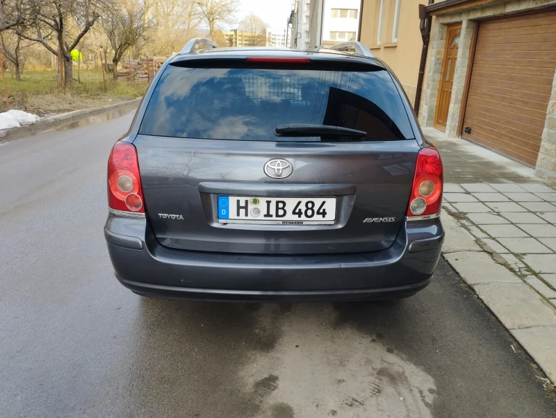 Toyota Avensis 1.8, снимка 5 - Автомобили и джипове - 48913041