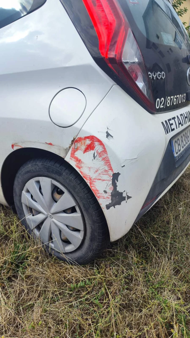 Toyota Aygo 1.0 газова уредба- товарна Перфектна, снимка 4 - Автомобили и джипове - 52426992