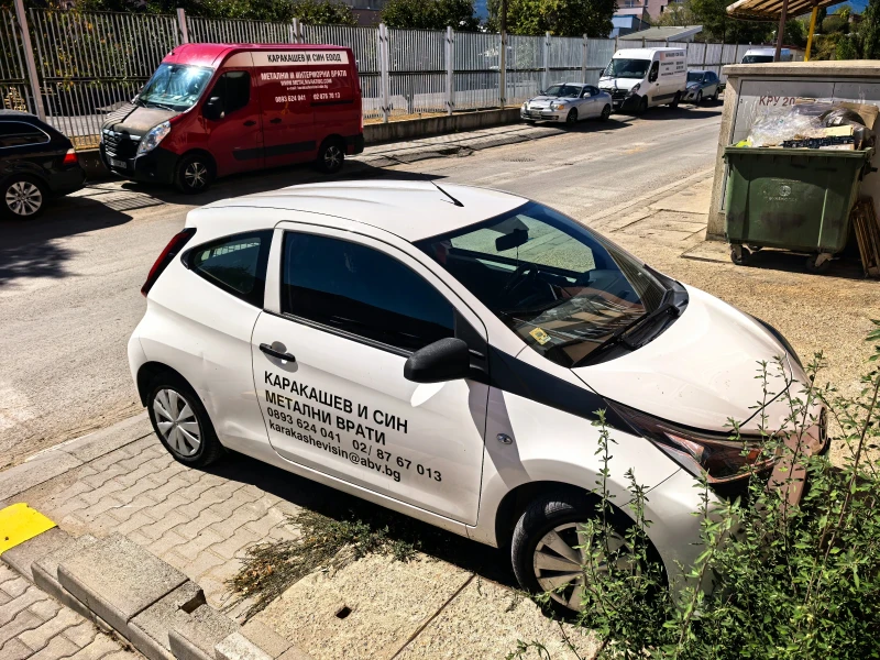 Toyota Aygo 1.0 газова уредба- товарна Перфектна, снимка 7 - Автомобили и джипове - 52426992