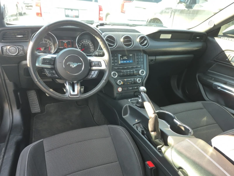 Ford Mustang * АВТО КРЕДИТ* ЦЕНА ДО БГ * СЕРВИЗНА ИСТОРИЯ * , снимка 6 - Автомобили и джипове - 52594486