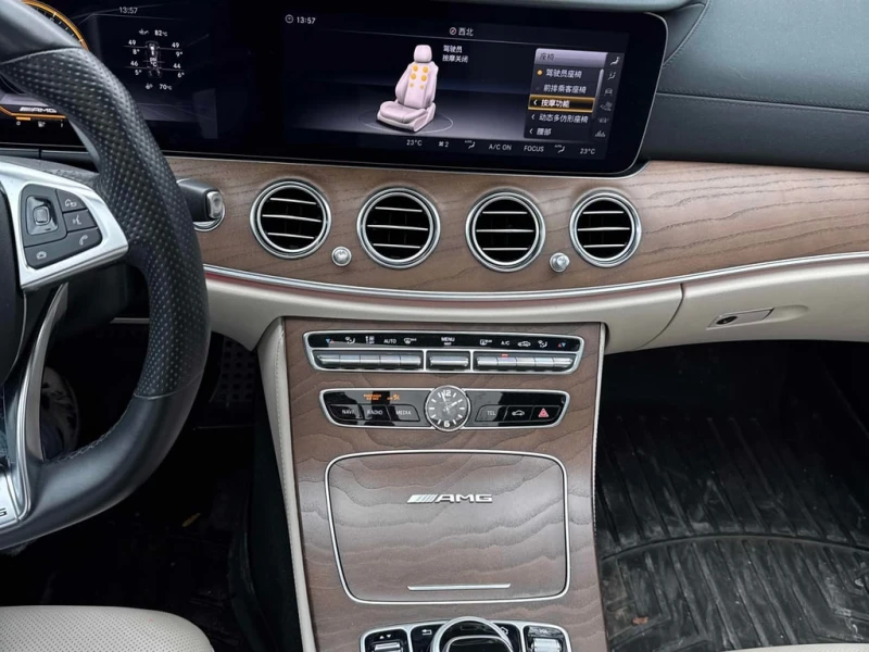 Mercedes-Benz E 63 AMG  S * CARFAX * БЕЗ ПЪРВОНАЧАЛНА ВНОСКА, снимка 9 - Автомобили и джипове - 53186772