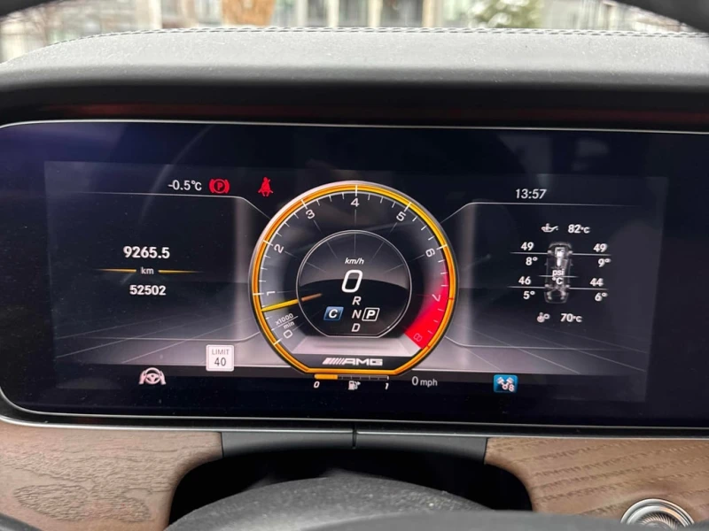 Mercedes-Benz E 63 AMG  S * CARFAX * БЕЗ ПЪРВОНАЧАЛНА ВНОСКА, снимка 8 - Автомобили и джипове - 53186772