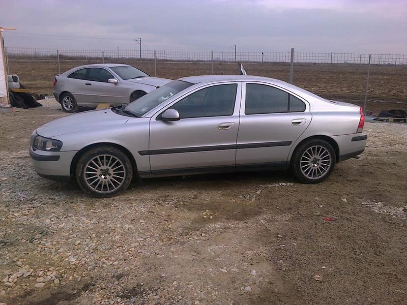 Volvo S60 2.4 TS 4 броя, снимка 2 - Автомобили и джипове - 9293661