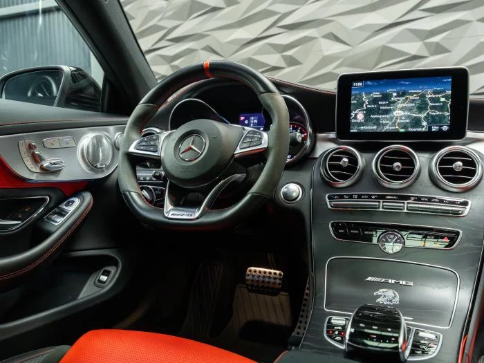 Mercedes-Benz C 63 AMG C63 AMG* BURMESTER* ОБДУХВ* NAVI* HUD* MEMORY* , снимка 13 - Автомобили и джипове - 54632732