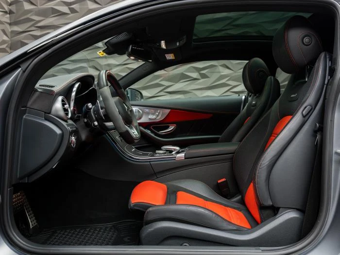 Mercedes-Benz C 63 AMG C63 AMG* BURMESTER* ОБДУХВ* NAVI* HUD* MEMORY* , снимка 6 - Автомобили и джипове - 54632732