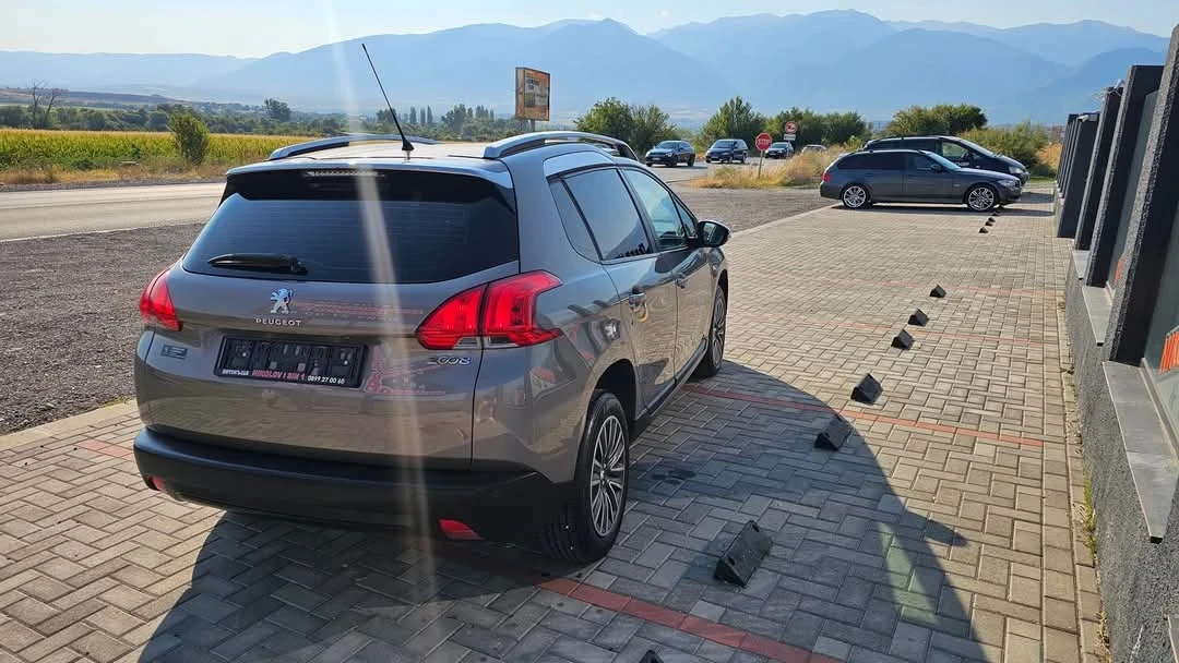 Peugeot 2008 1.2i---NAVI--LED--114.000km - изображение 3