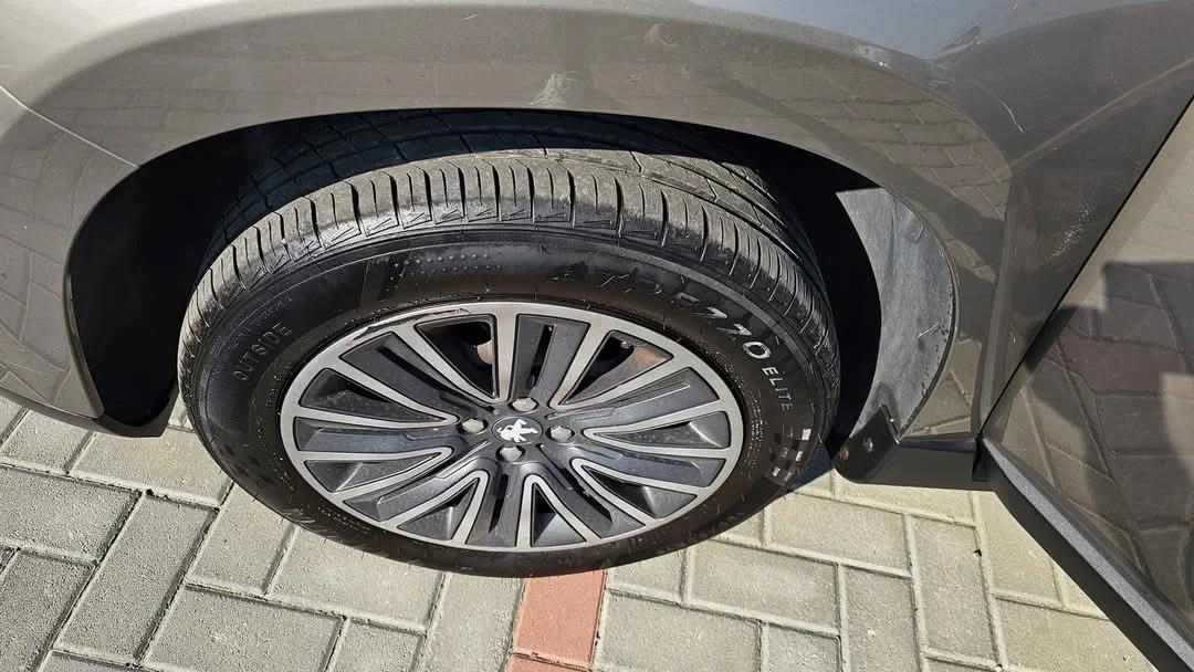 Peugeot 2008 1.2i---NAVI--LED--114.000km - изображение 7