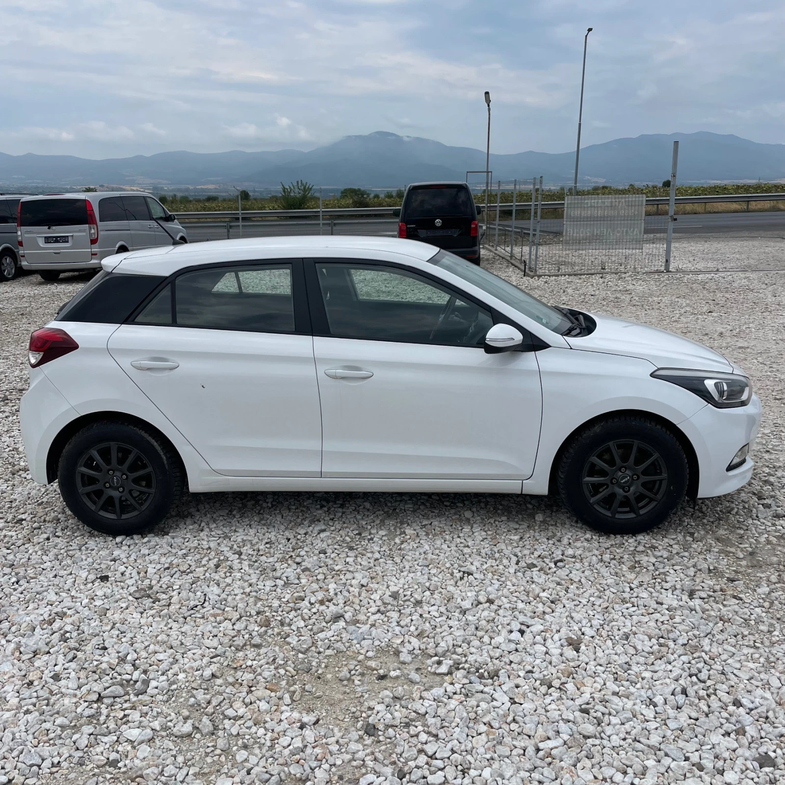 Hyundai I20 1.1CRDi-Клима-ЕВРО6 - изображение 4