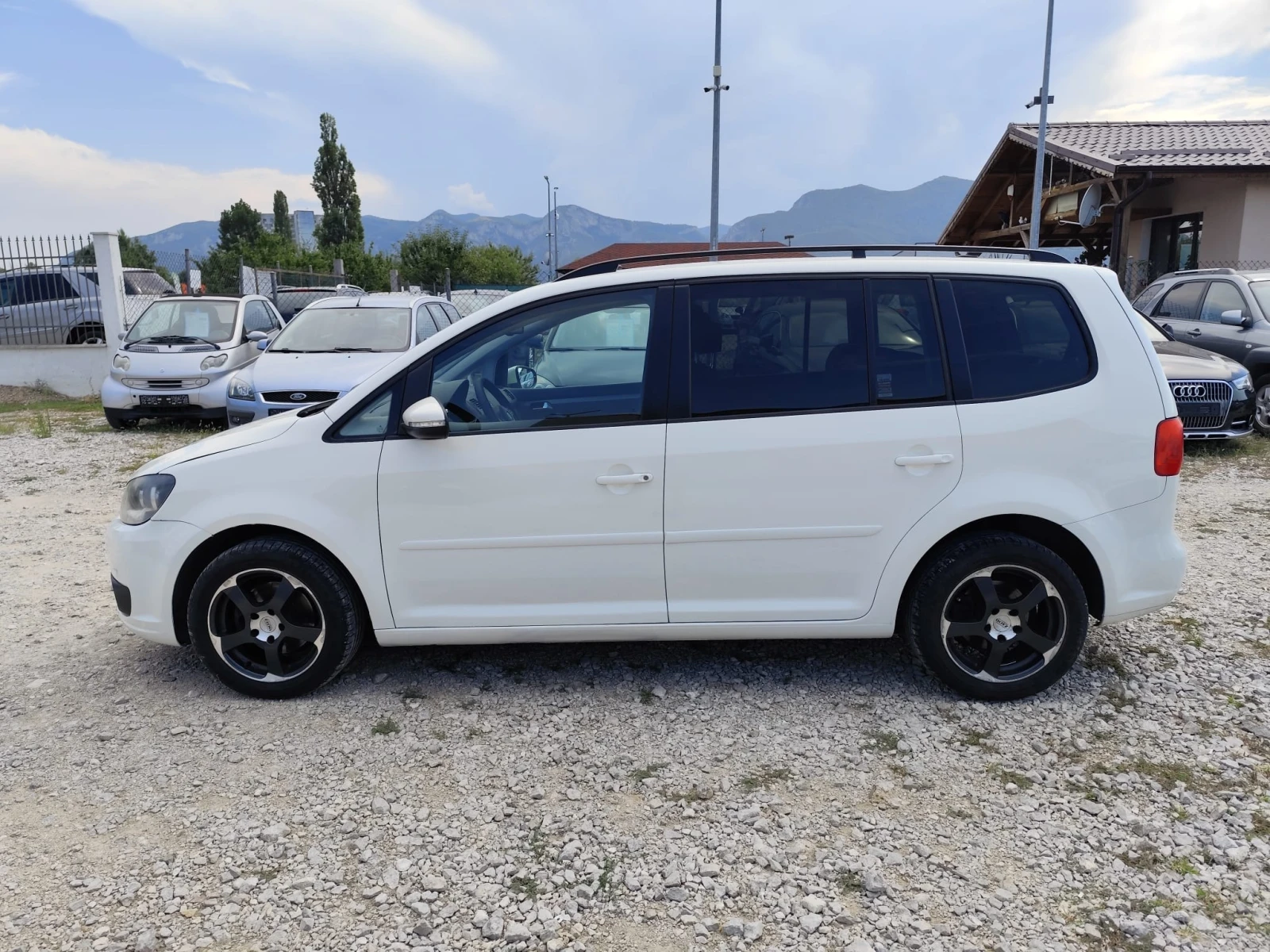 VW Touran 1.6 дизел Автомат Италия - изображение 9