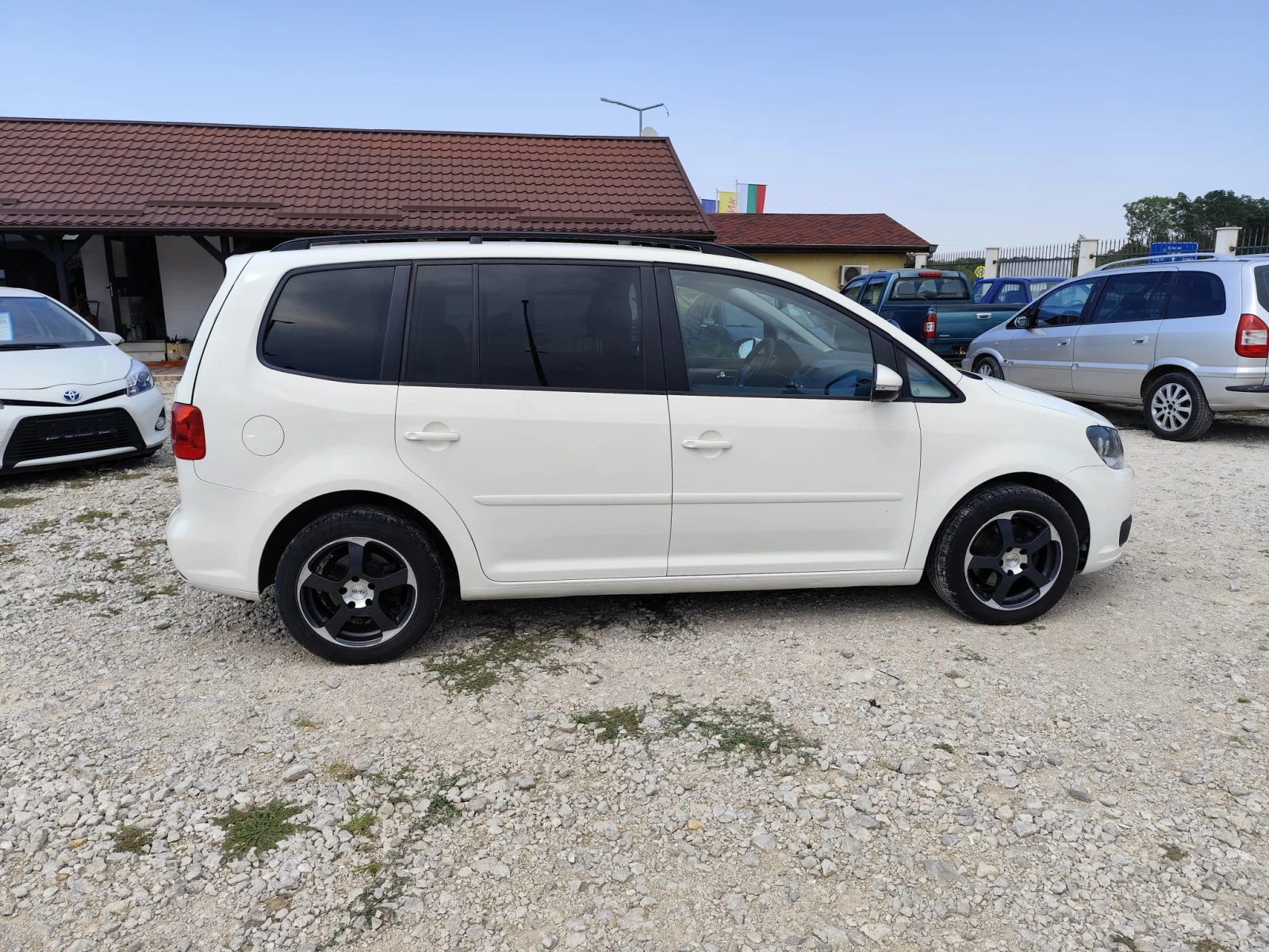 VW Touran 1.6 дизел Автомат Италия - изображение 4