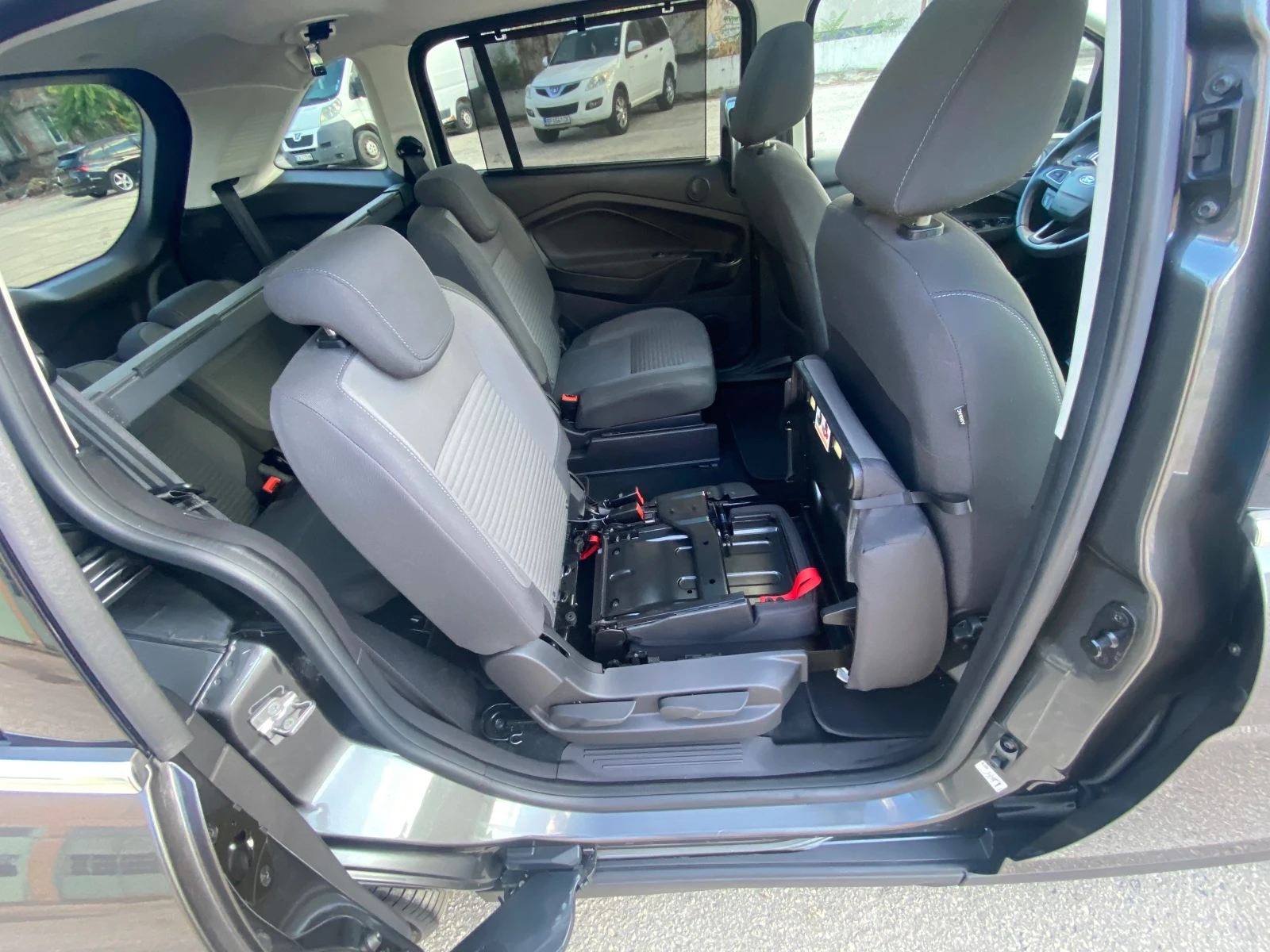 Ford Grand C-Max 56700км 2019г евро-6 | Mobile.bg — изображение 17