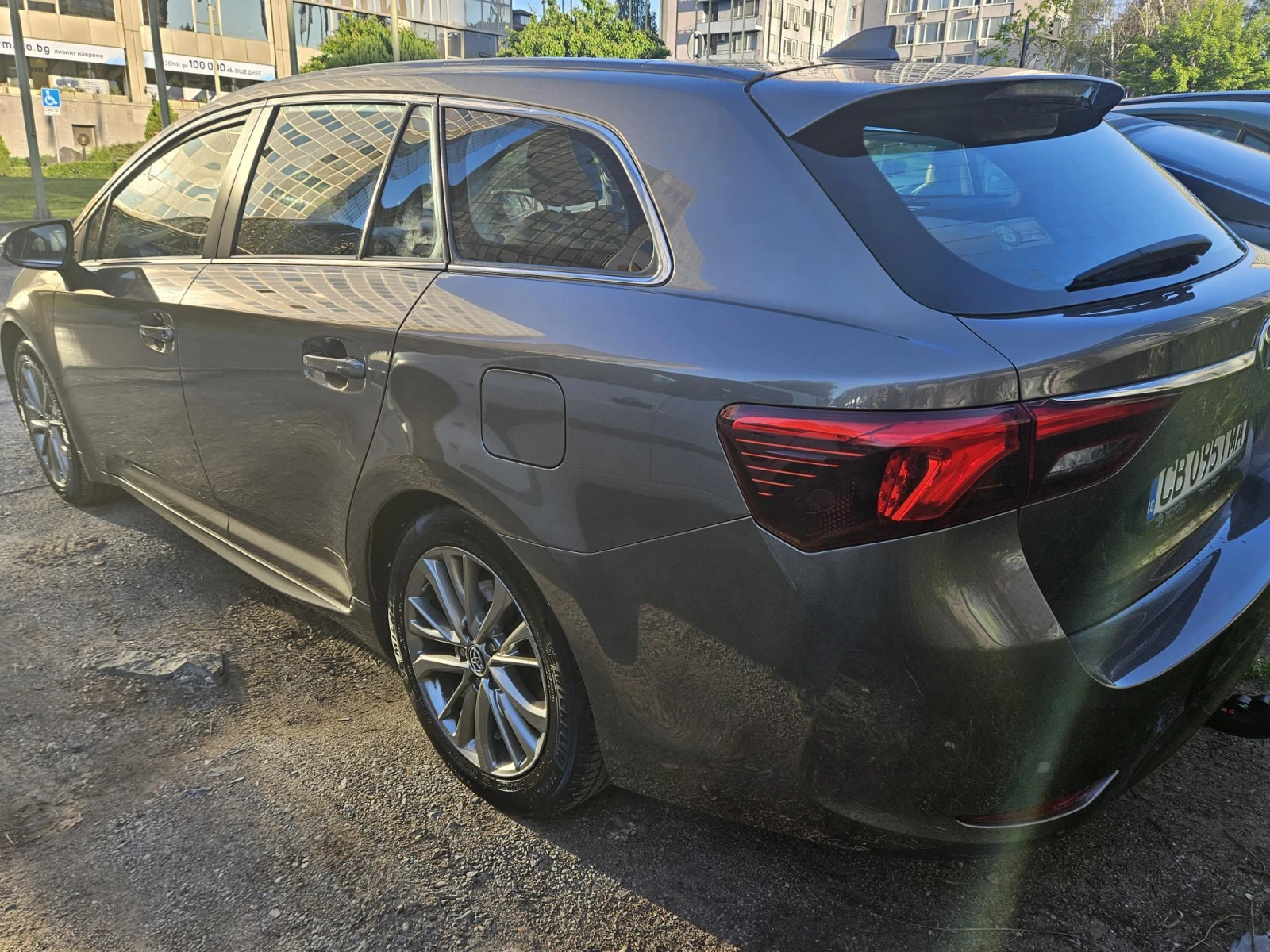 Toyota Avensis D4D  - Executive - изображение 2