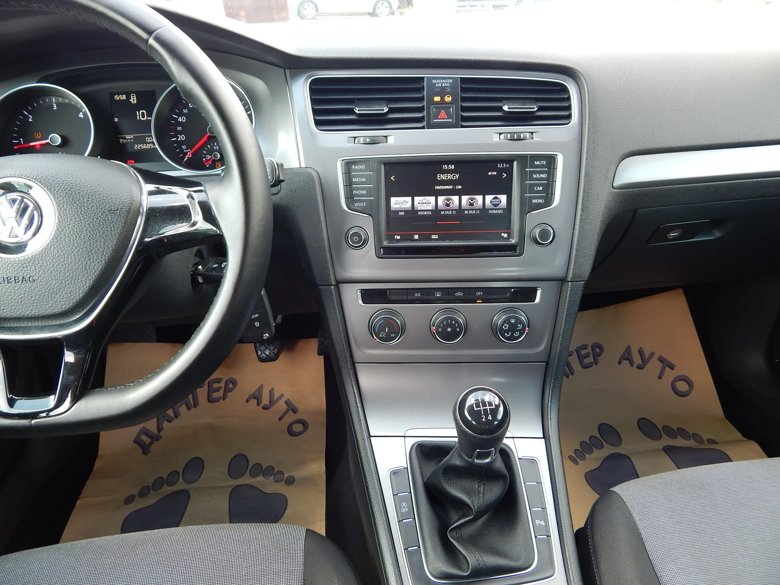 VW Golf 1.6TDI* ПЕРФЕКТЕН* EURO6B*  - изображение 10