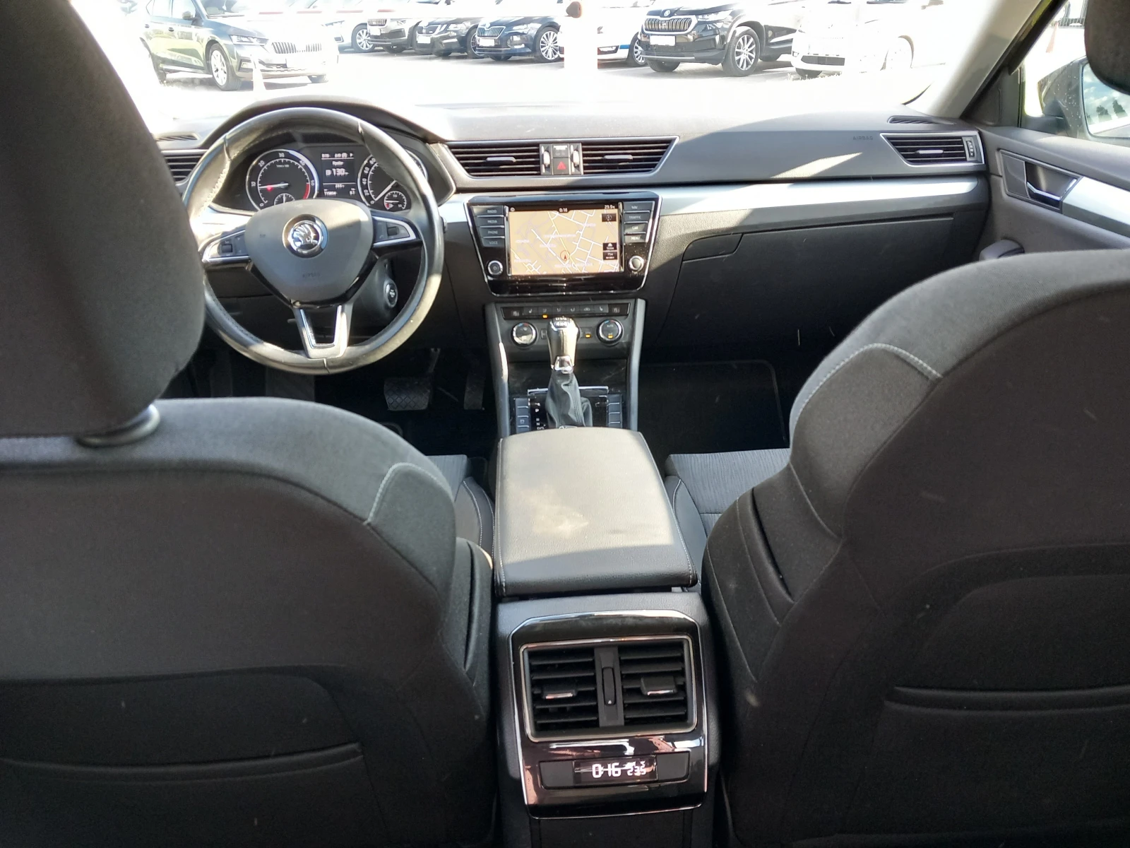 Skoda Superb 2.0 TDI/ 6DSG N1 - изображение 8