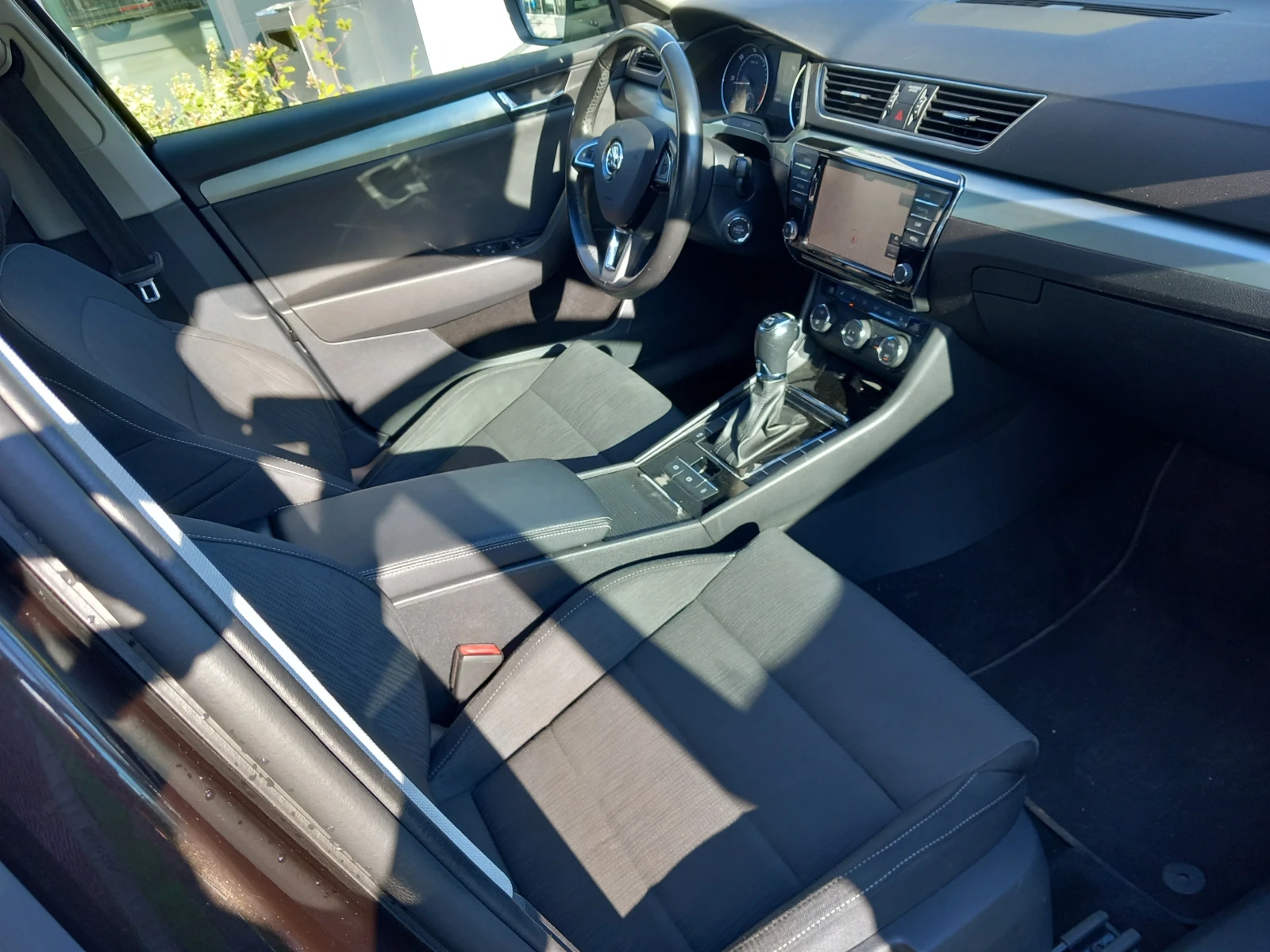 Skoda Superb 2.0 TDI/ 6DSG N1 - изображение 7