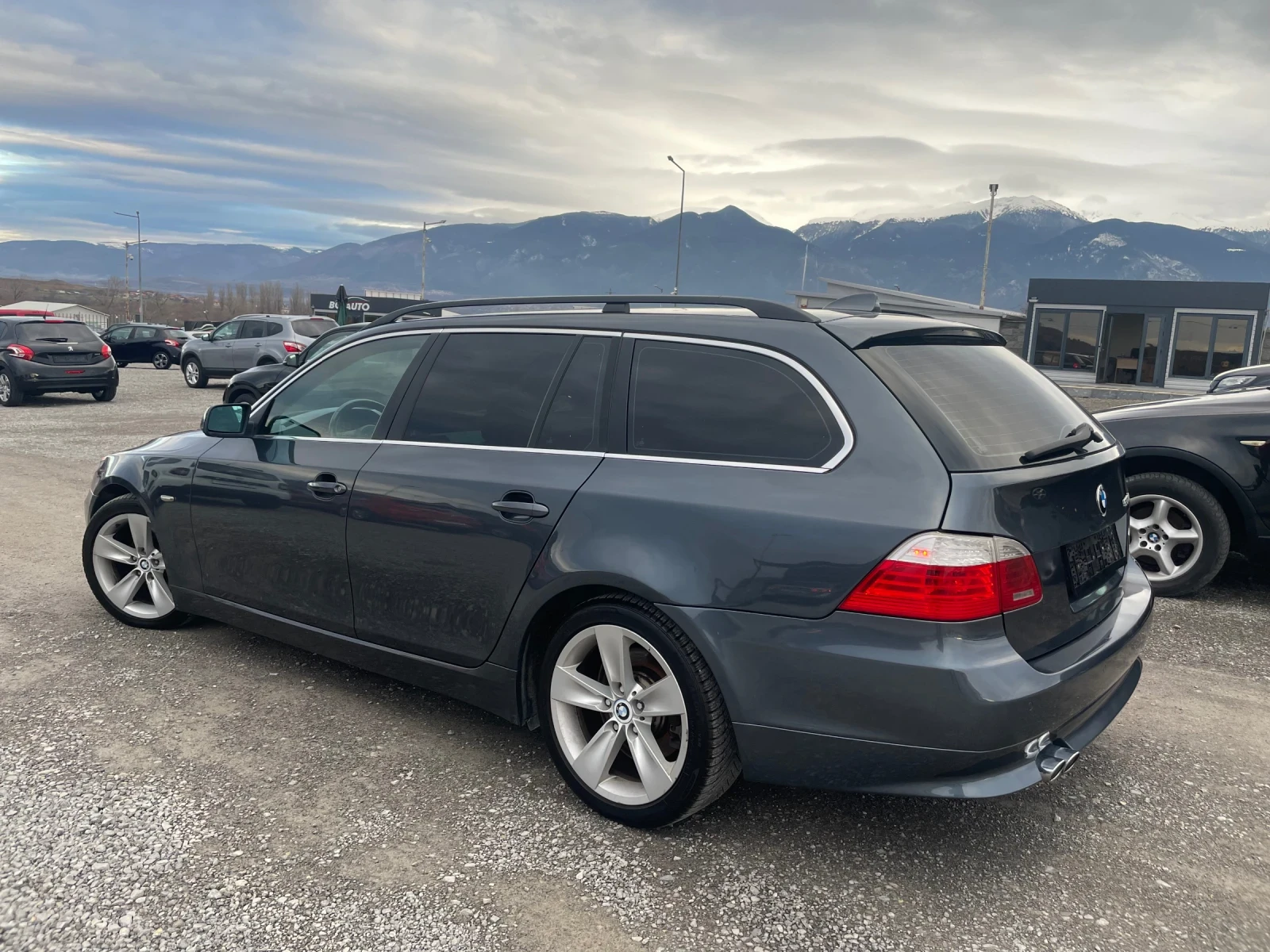 BMW 530 D FACELIFT NAVI BI-XENON 235КС - изображение 9