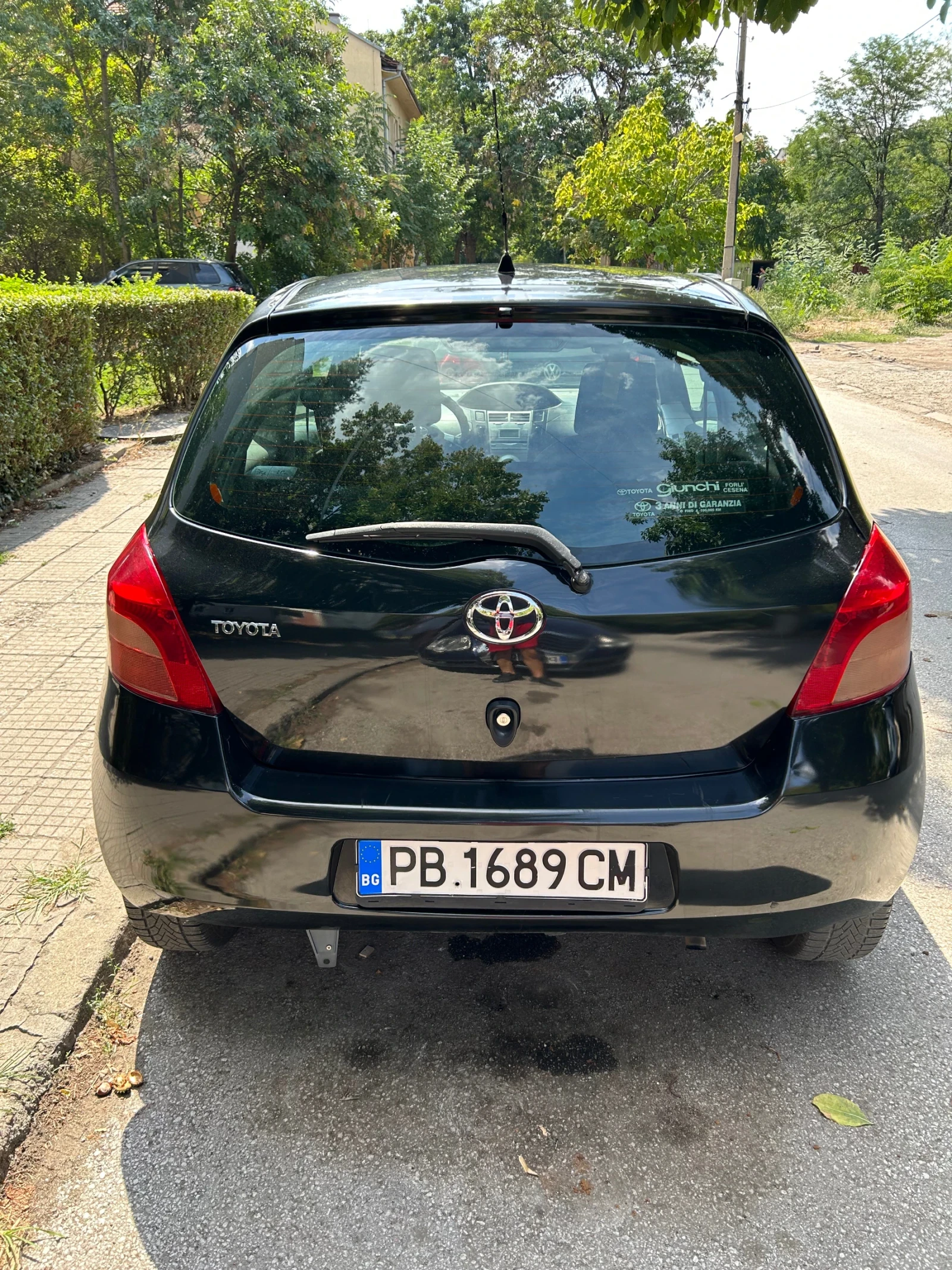 Toyota Yaris 1.0 - изображение 4