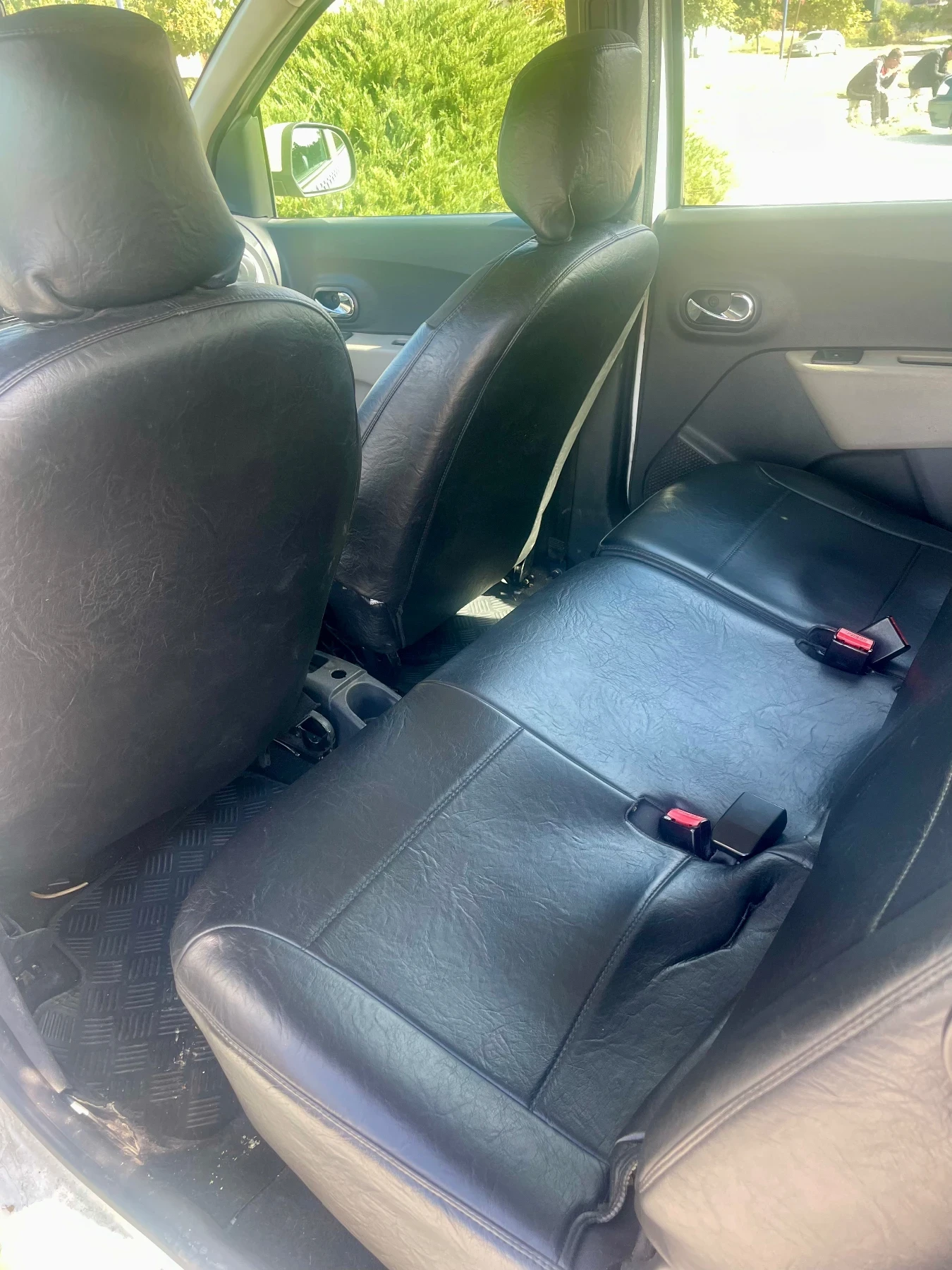 Dacia Lodgy 1.6 ГАЗ 82 к.с - изображение 5