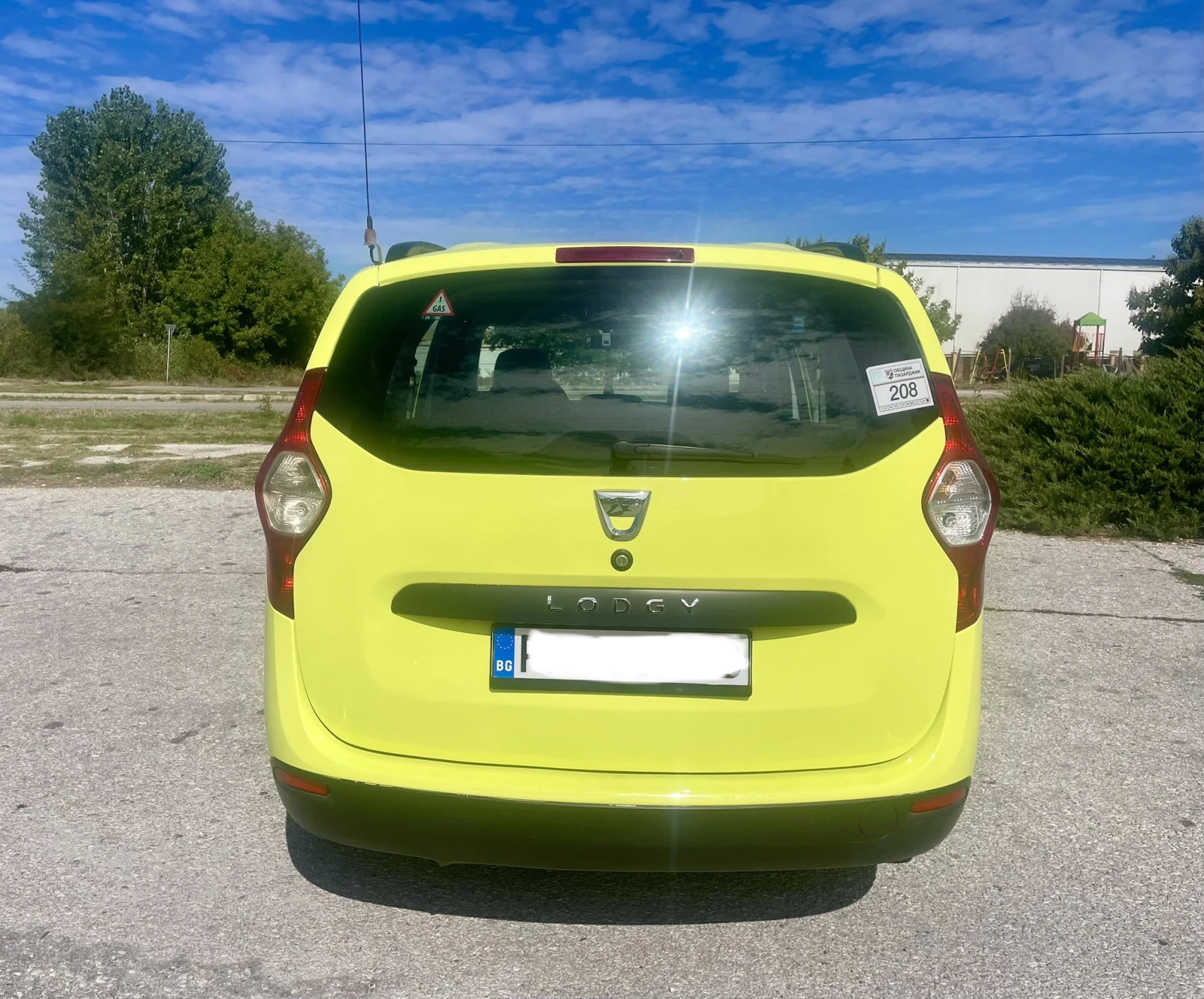 Dacia Lodgy 1.6 ГАЗ 82 к.с - изображение 2