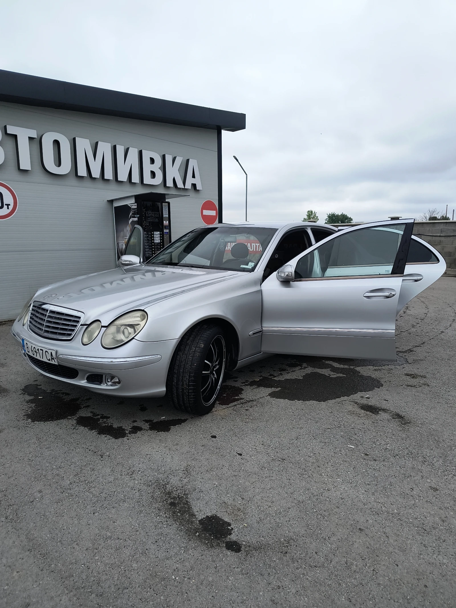 Mercedes-Benz E 260 2.6i - изображение 4