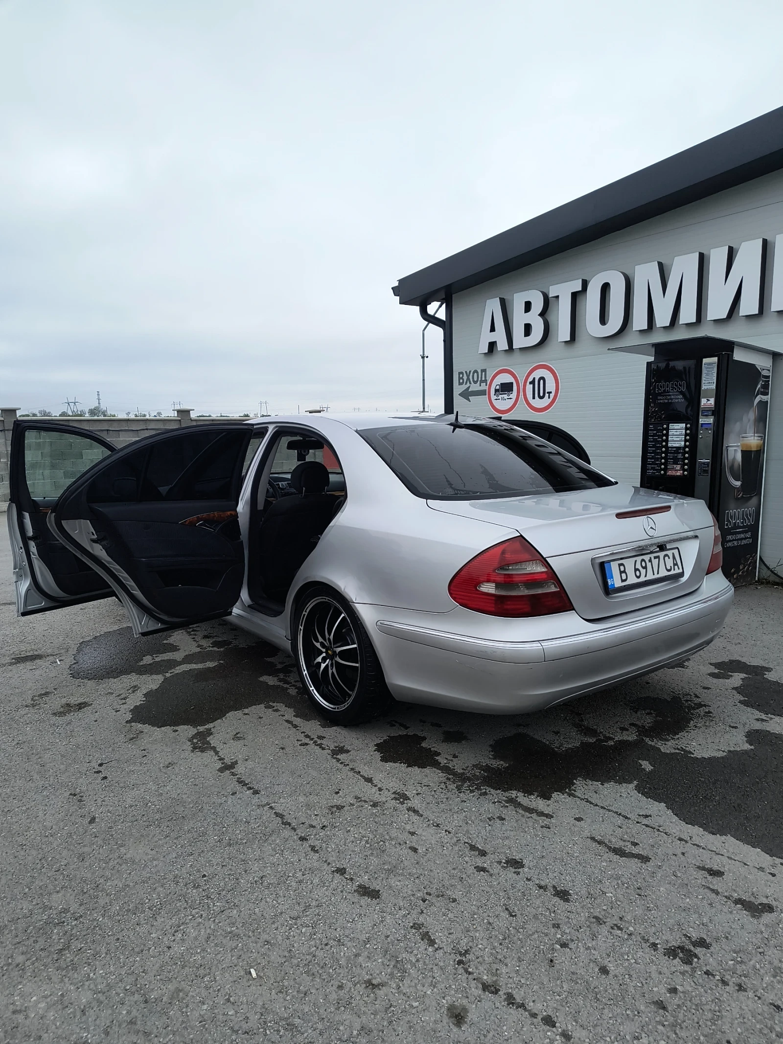 Mercedes-Benz E 260 2.6i - изображение 3