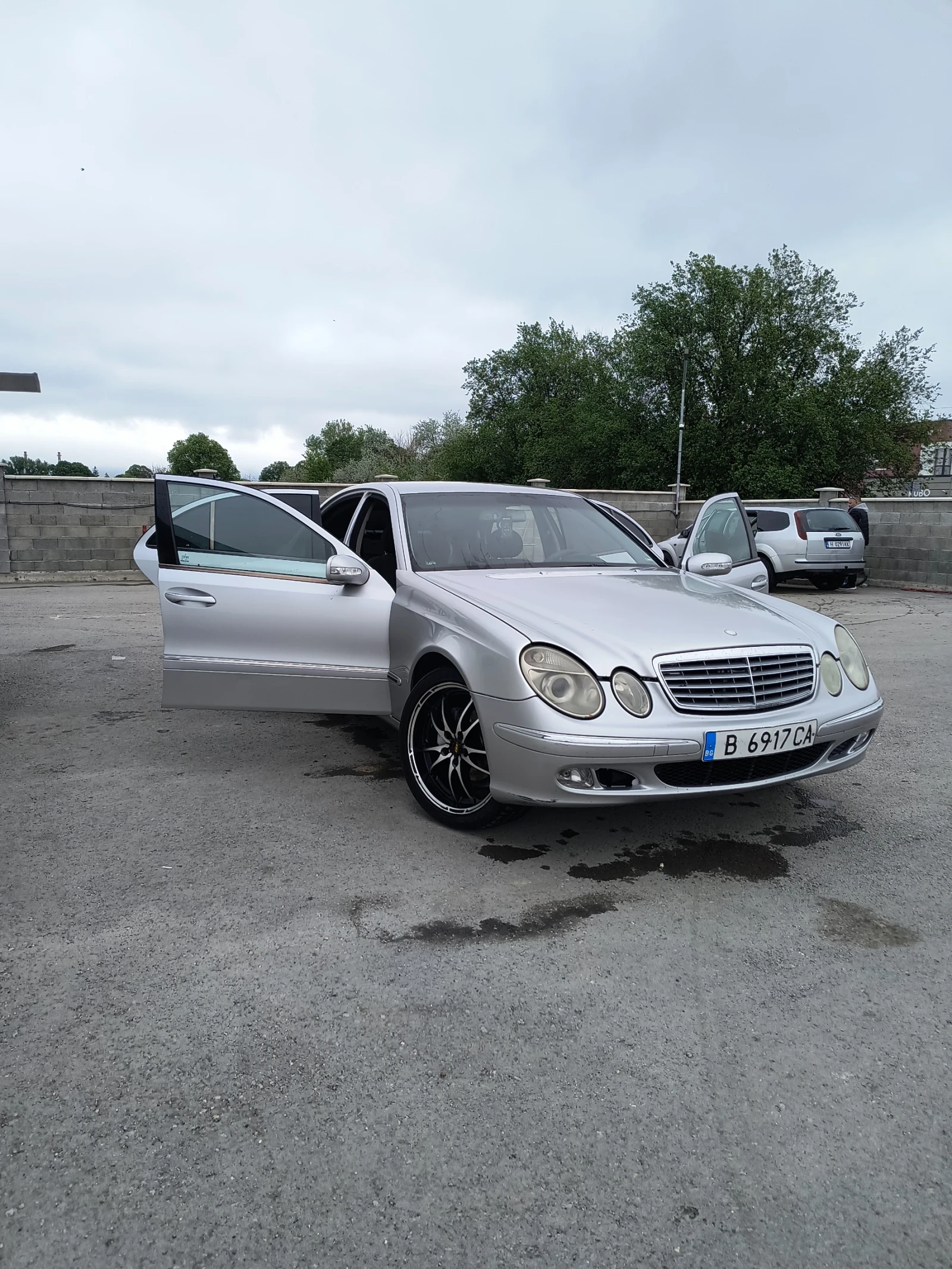 Mercedes-Benz E 260 2.6i - изображение 5