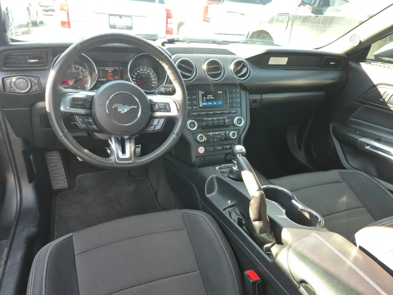 Ford Mustang * АВТО КРЕДИТ* ЦЕНА ДО БГ * СЕРВИЗНА ИСТОРИЯ *  - изображение 6