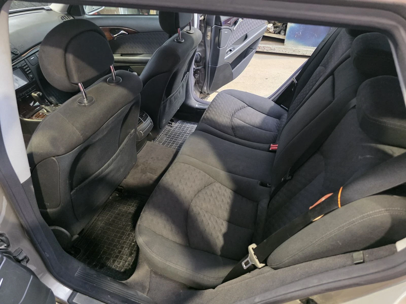 Mercedes-Benz E 220 CDI �� ������� | Mobile.bg � ����������� 13