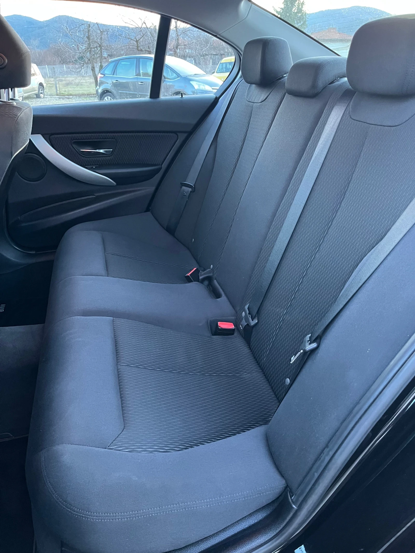 BMW 320 2.0, снимка 16 - Автомобили и джипове - 53768604