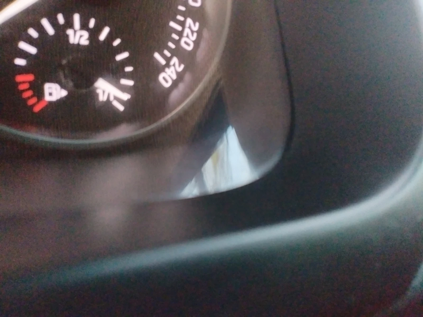 Skoda Rapid 1.6 TDI 90HP Климатроник Подгреви Hi-line , снимка 15 - Автомобили и джипове - 54416344
