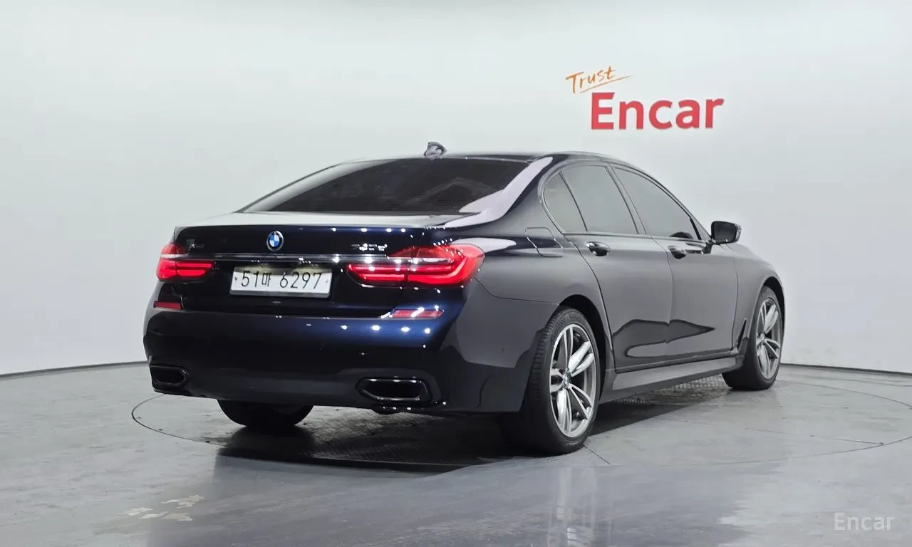 BMW 740 M-PK* 8ZF* SOFT-CLOSE* ОБДУХ* МАСАЖ* HEAD-UP* 360*, снимка 3 - Автомобили и джипове - 54649721