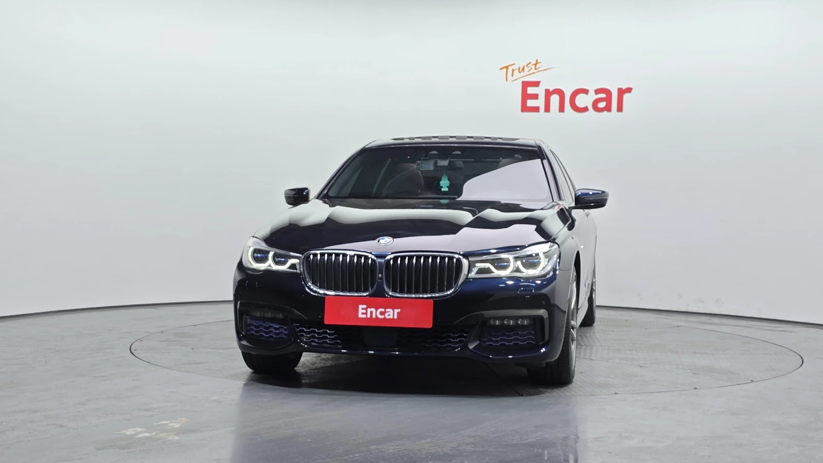 BMW 740 M-PK* 8ZF* SOFT-CLOSE* ОБДУХ* МАСАЖ* HEAD-UP* 360*, снимка 2 - Автомобили и джипове - 54649721