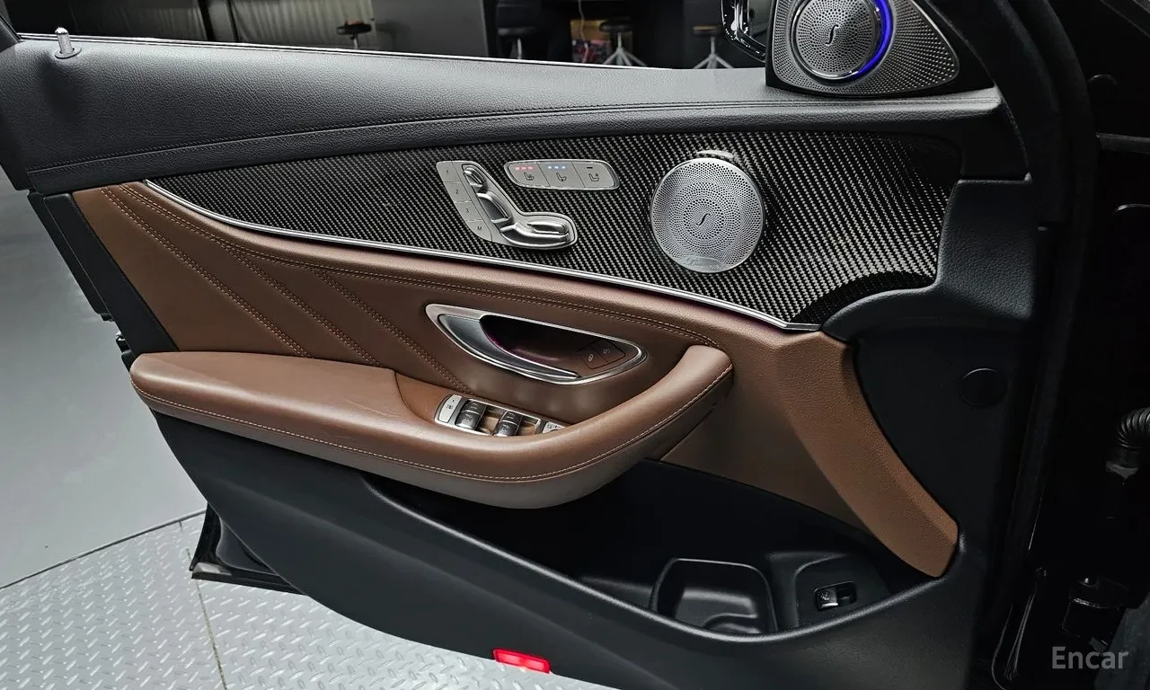 Mercedes-Benz E 63 AMG burmester* multibeam led* Parking Assist, снимка 11 - Автомобили и джипове - 54826996