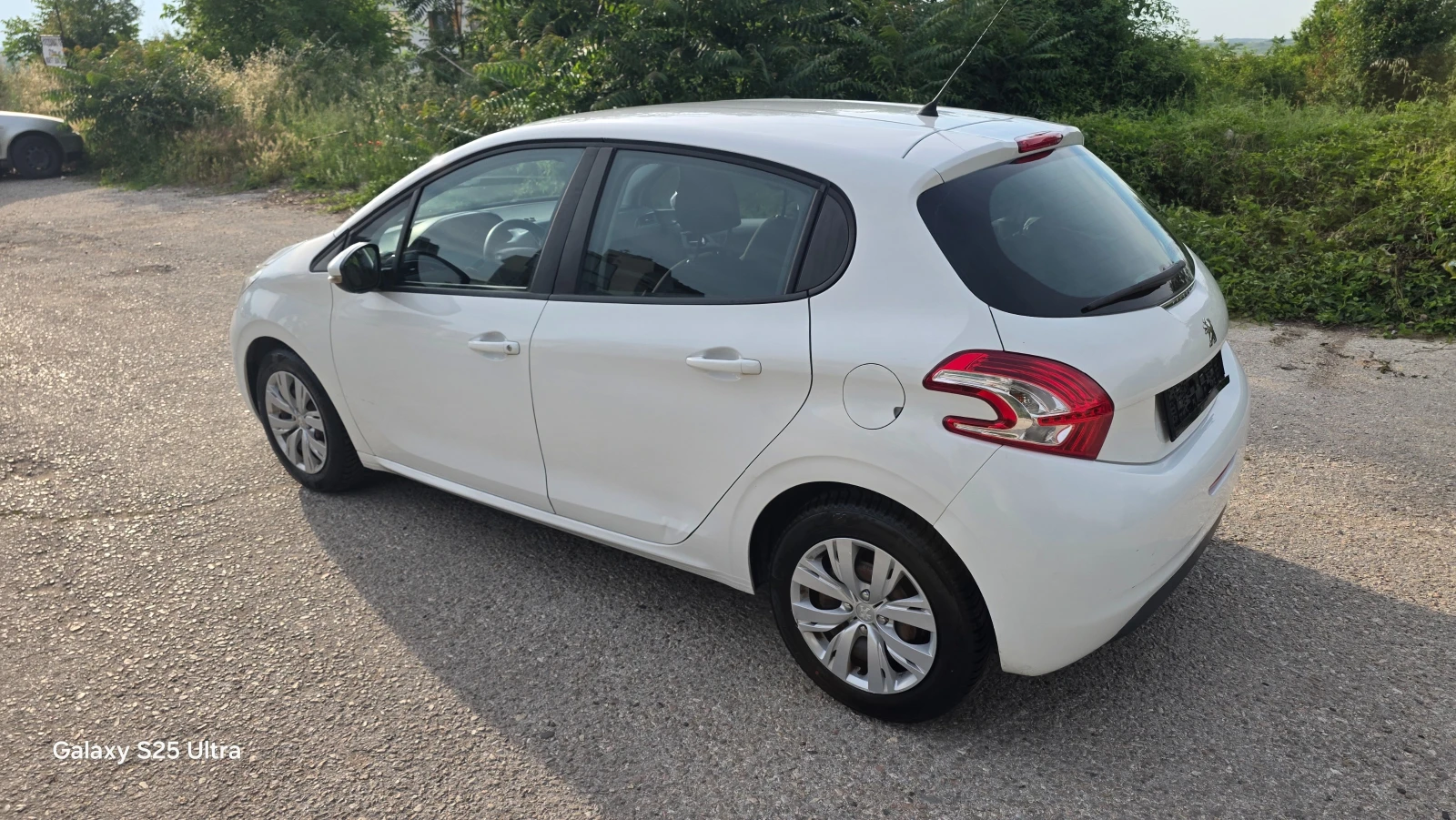 Peugeot 208 1.4i газ, снимка 11 - Автомобили и джипове - 54887164