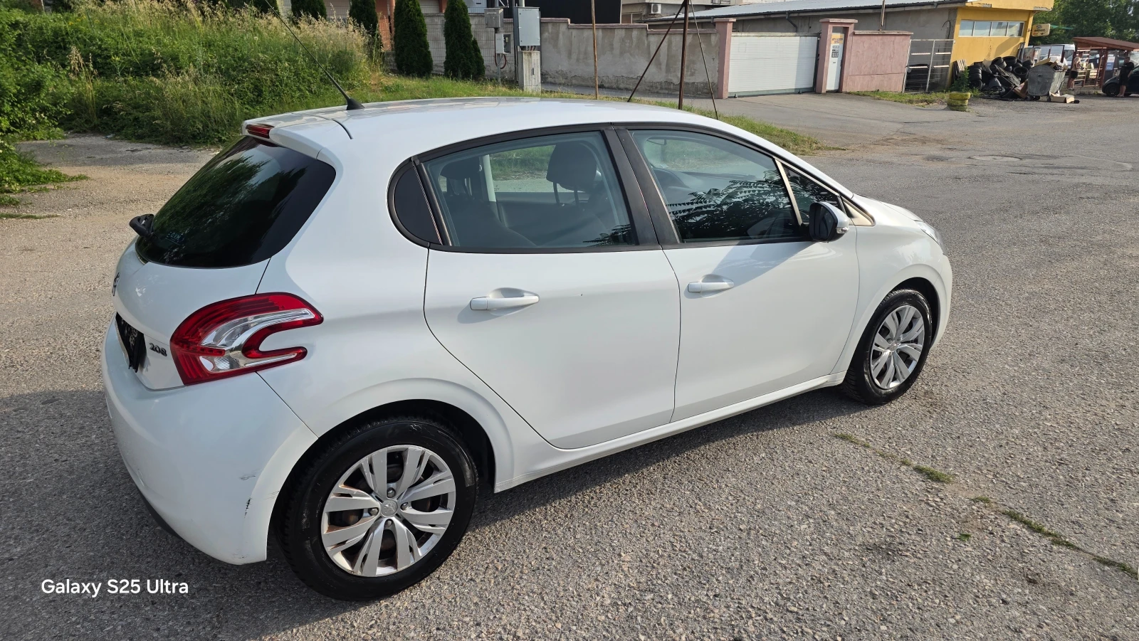 Peugeot 208 1.4i газ, снимка 2 - Автомобили и джипове - 54887164