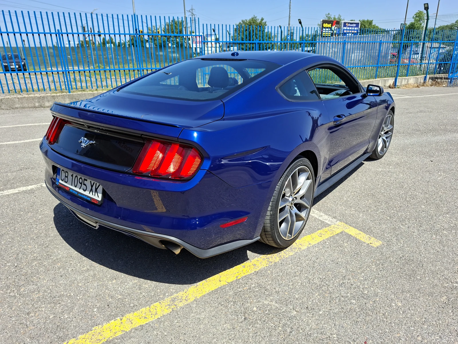 Ford Mustang 2.3 i, снимка 5 - Автомобили и джипове - 55087911