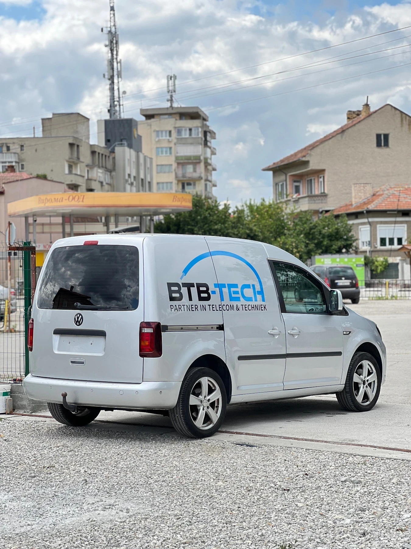 VW Caddy 1.6tdi 102к.с., снимка 4 - Автомобили и джипове - 55394665
